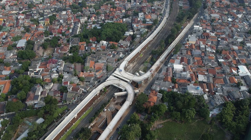 Proyek Flyover Tapal Kuda Lenteng Agung dan Tanjung Barat Hampir