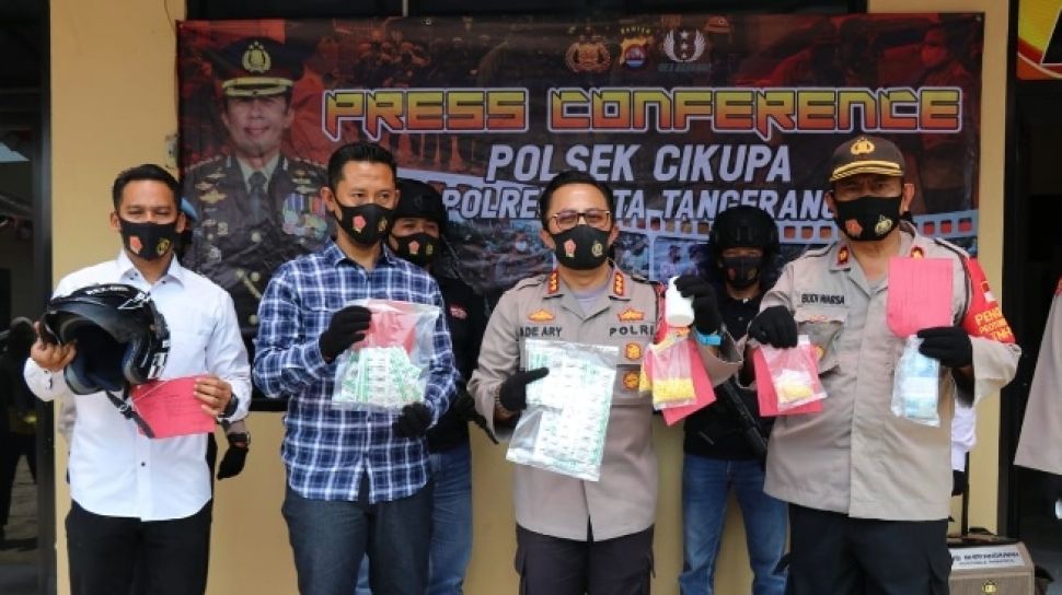 Jual Obat-obatan Terlarang, Taupik Raup Untung Rp 600 per Butir - Suara