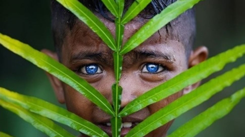 Langka! Potret Suku Bermata Biru di Indonesia Menarik Perhatian Dunia