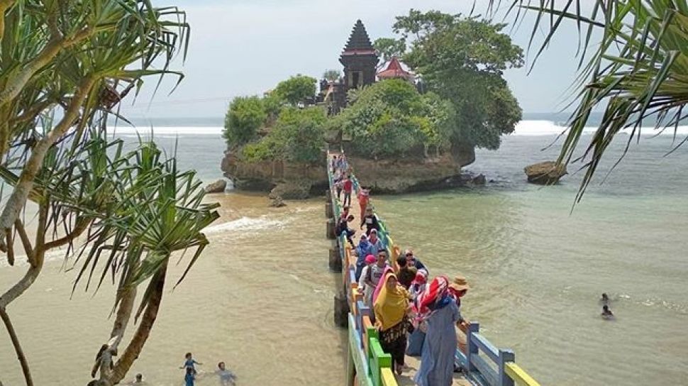 5 Rekomendasi Wisata Pantai di Malang