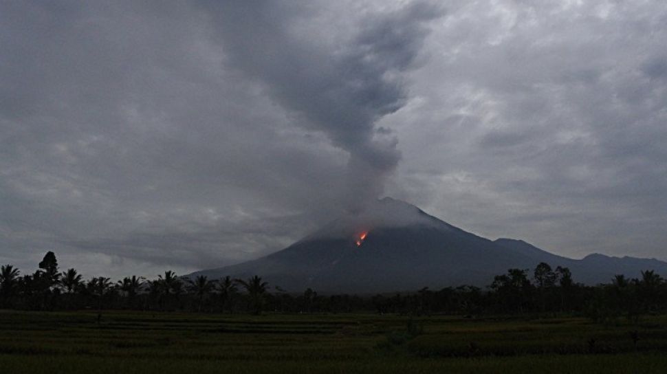 Guguran erupsi, terjadi besar lahar kembali semeru gunung Erupsi Gunung