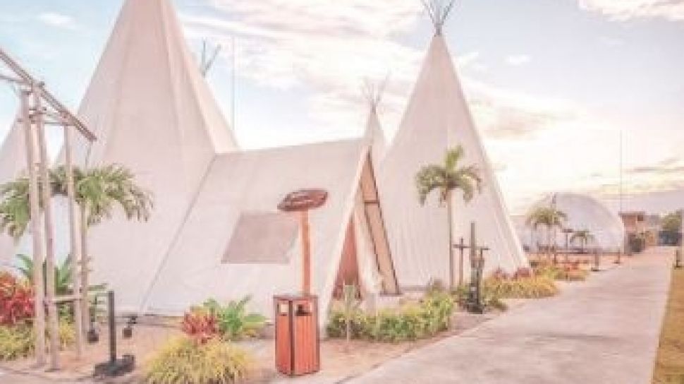 Nikmati Glamping di Penginapan Dekat Kolam Renang Terbesar se-Asia Tenggara