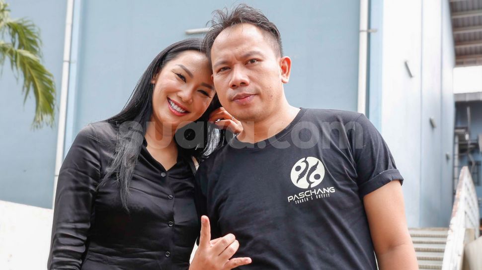 Sempat Pisah Ranjang Vicky Prasetyo Terkejut Dengan Kehamilan Kalina Oktarani 