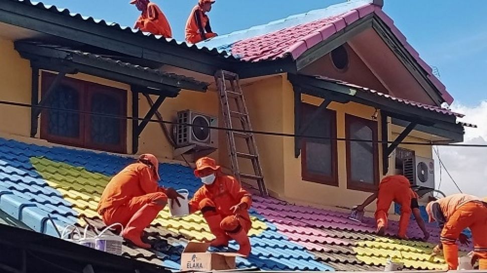 Warna Warni Cantik Atap Rumah Warga Flyover Tapal Kuda 