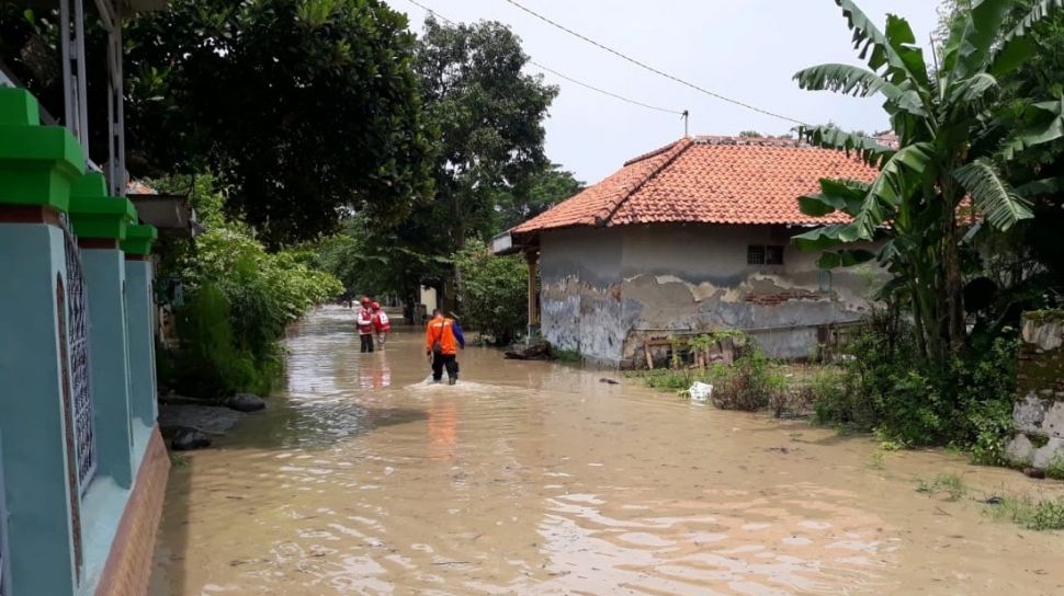 Banjir Rendam Ratusan Rumah Di Brebes, 600 Jiwa Terdampak Dan Mengungsi