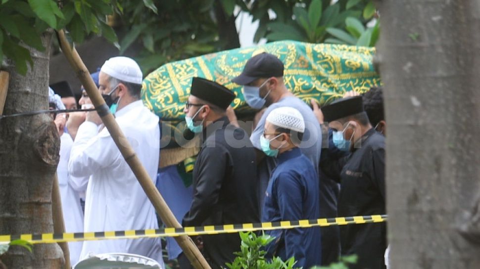 Keluarga Minta Jenazah Syekh Ali Jaber Dimakamkan di ...