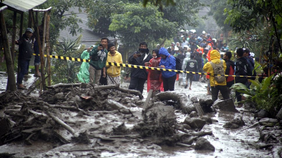 Banjir Bandang Gunung Mas / Sungai Cidadap Meluap, Banjir Bandang