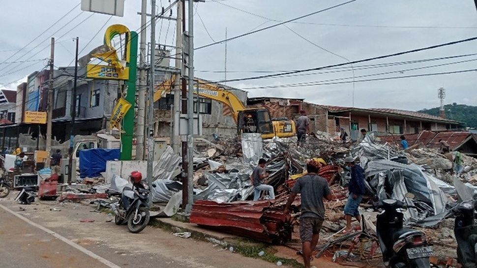 Pengungsi Korban Gempa Mamuju Kesulitan Dapat Air Bersih ...