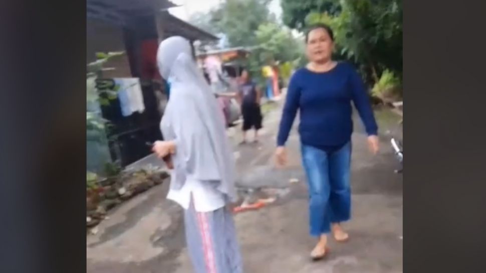 Viral Emak Emak Ribut Sama Tetangga Gue Pasang Wifi Dia Yang Panas Berita Hits