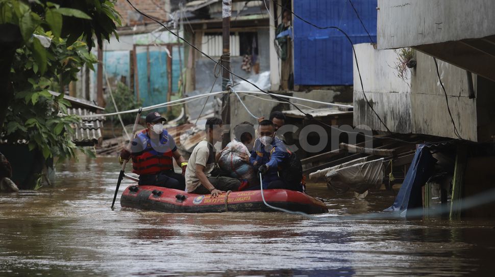 Kali Ciliwung Meluap, 27 RT Di Jakarta Terendam Banjir Pagi Ini