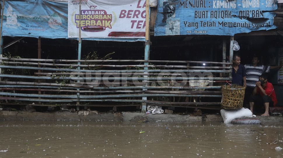 Diguyur Hujan Deras, Kawasan Kemang Utara Terendam Banjir - Bagian 4