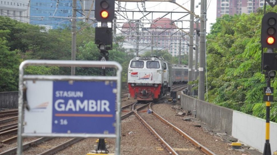 Stasiun Gambir 'Pensiun' Layani Rute Jauh KA