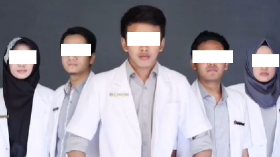 Nyesek! Tak Sesuai Ekspektasi, Foto Kenangan Ini Dikatai Mirip Siluman