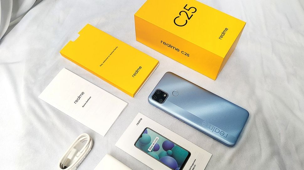 Take a look at the contents of the Realme C25 and C21 boxes that will land March 23