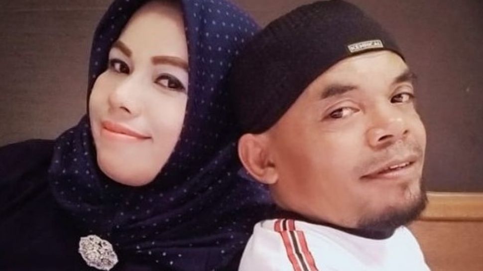 Kisah Cinta Ucok Baba dan Istri, Bertemu di Pasar Hingga Punya Anak Banyak