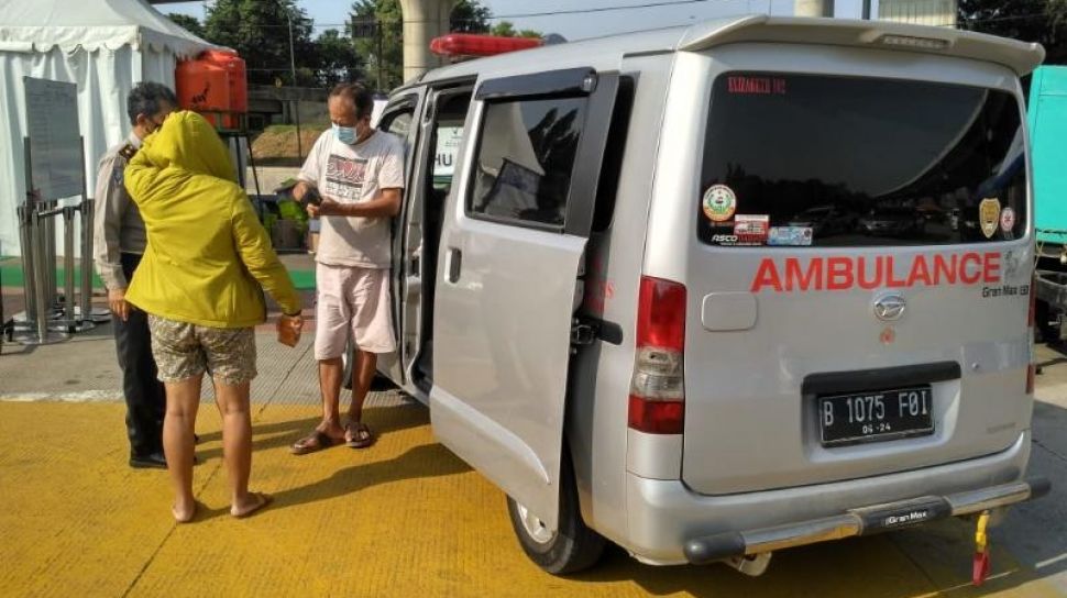 Dipakai Jalan-Jalan, Ambulans Terjaring di Pos Penyekatan Cikarang Barat