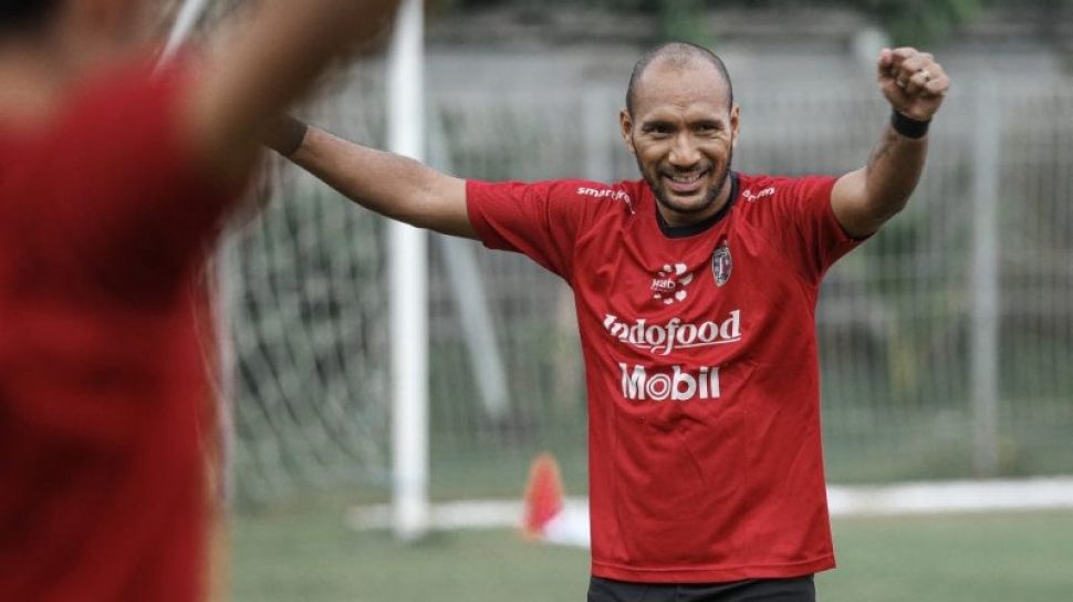 Leonard Tupamahu admet que de nouveaux joueurs font un changement pour Bali United