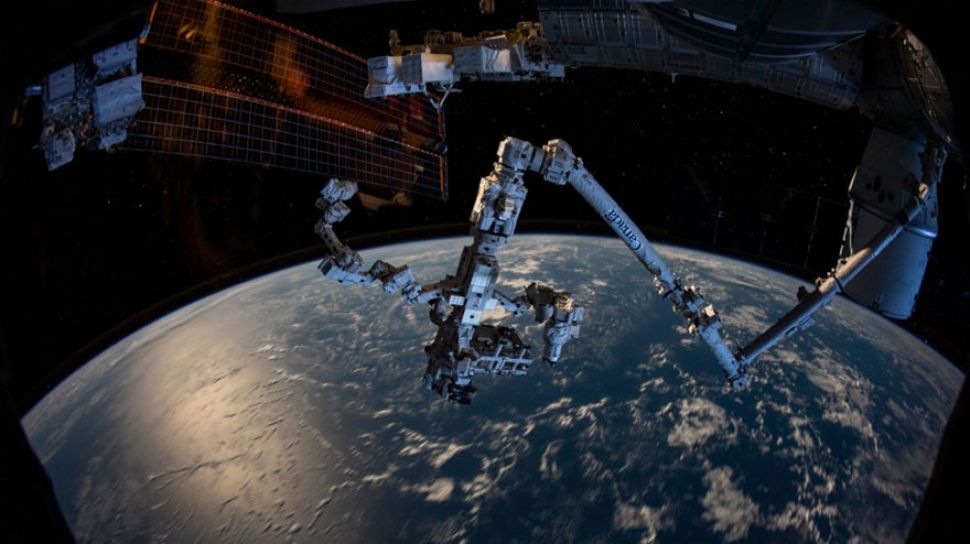 Space junk hits ISS, destroys robotic arm