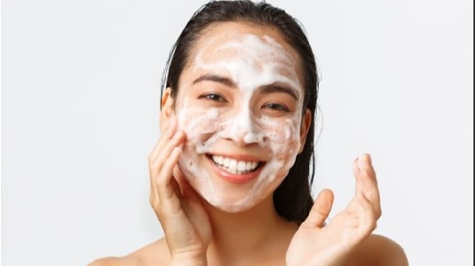 Studi Korea Buktikan Pakai Skincare Bisa Tingkatkan Mood dan Rasa Percaya Diri