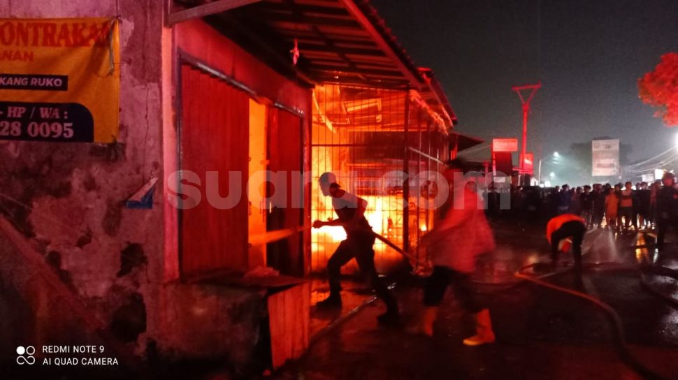 Pabrik Besi Di Depok Terbakar Warga Angkat Mobil Bak Untuk Ini Suara Bogor