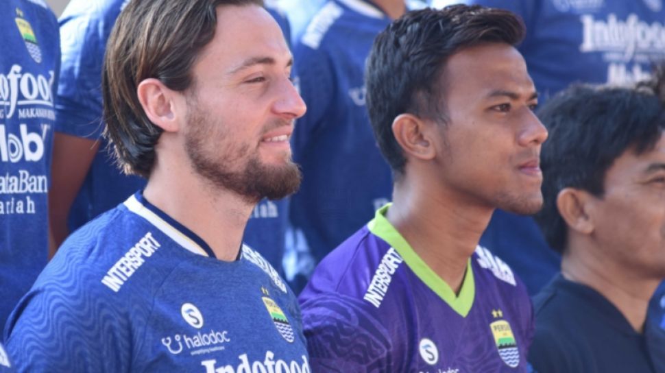 Jersey Persib 2021/2022, Keberagaman Dalam Seragam