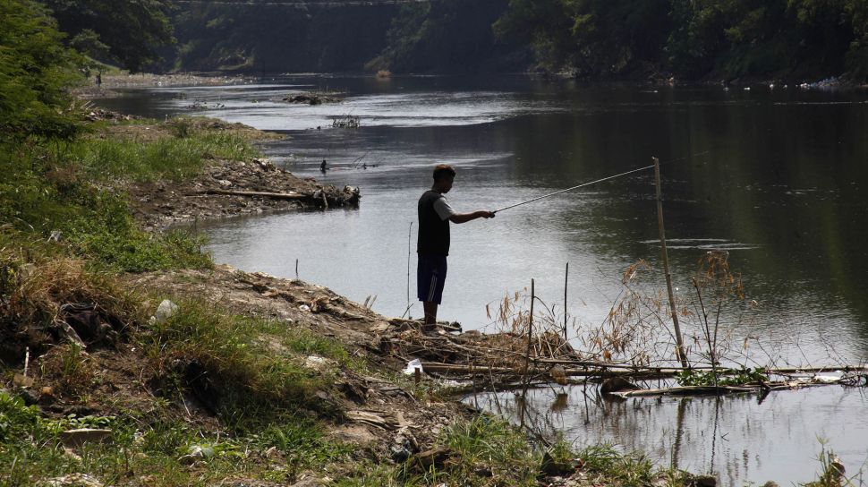 Polisi Telusuri Kasus Dugaan Pencemaran Limbah Ciu Di Sungai Bengawan Solo