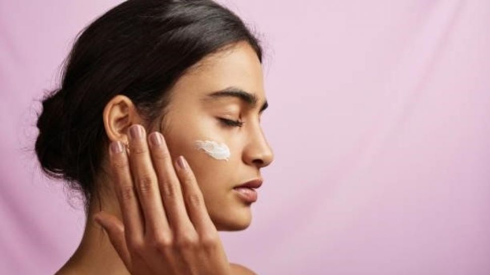 How to Moisturize Dry Facial Skin