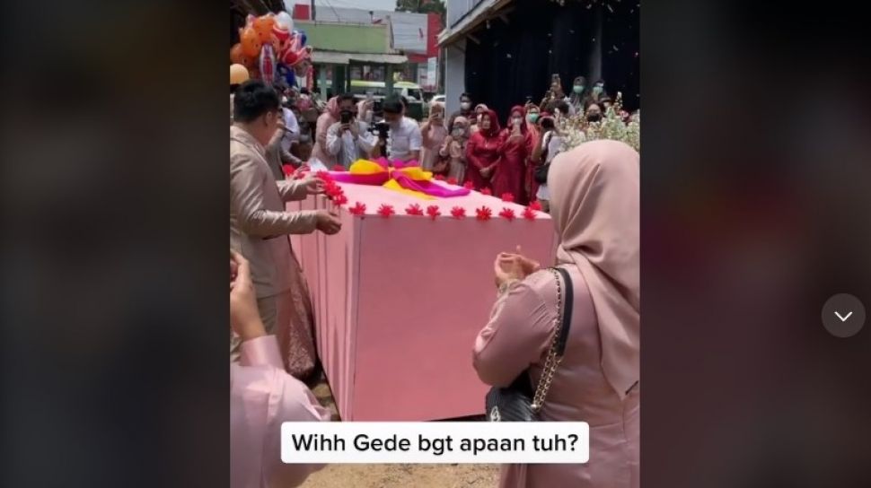 Dapat Kado Pernikahan Super Besar Isinya Bikin Nangis 3694