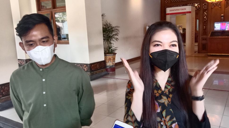 Suaminya Jadi Cawapres Inilah Sosok Selvi Ananda Istri Dari Gibran