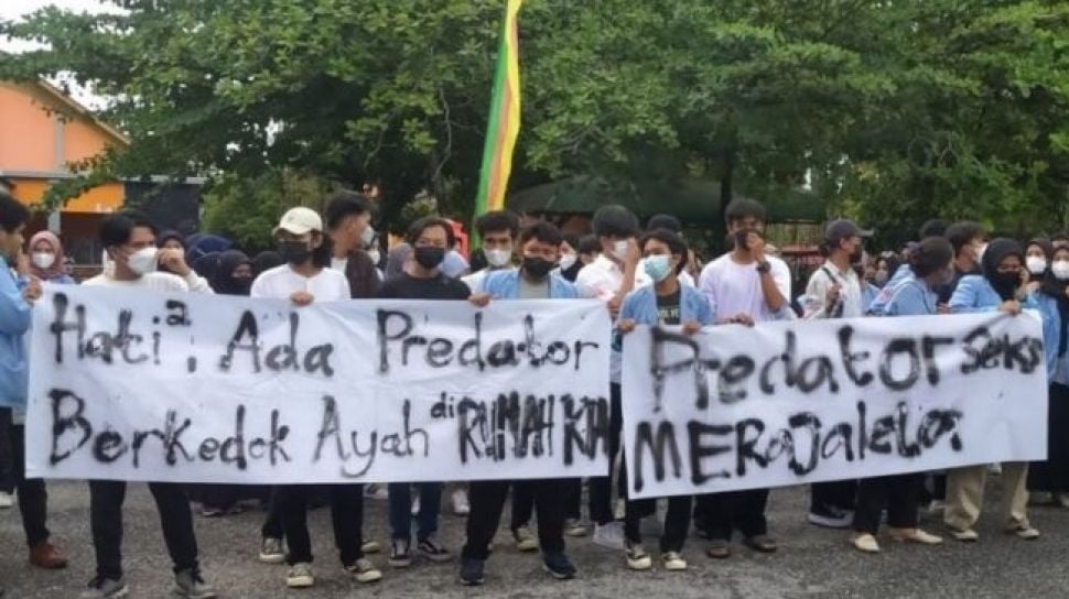 Viral Video Pelecehan Oleh Dosen Mahasiswa Di Riau Demo Usut Predator