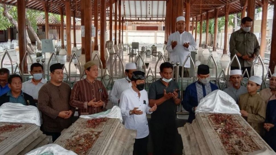 Ziarah Ke Makam Sunan Gresik Anies Baswedan Ini Murni Berziarah