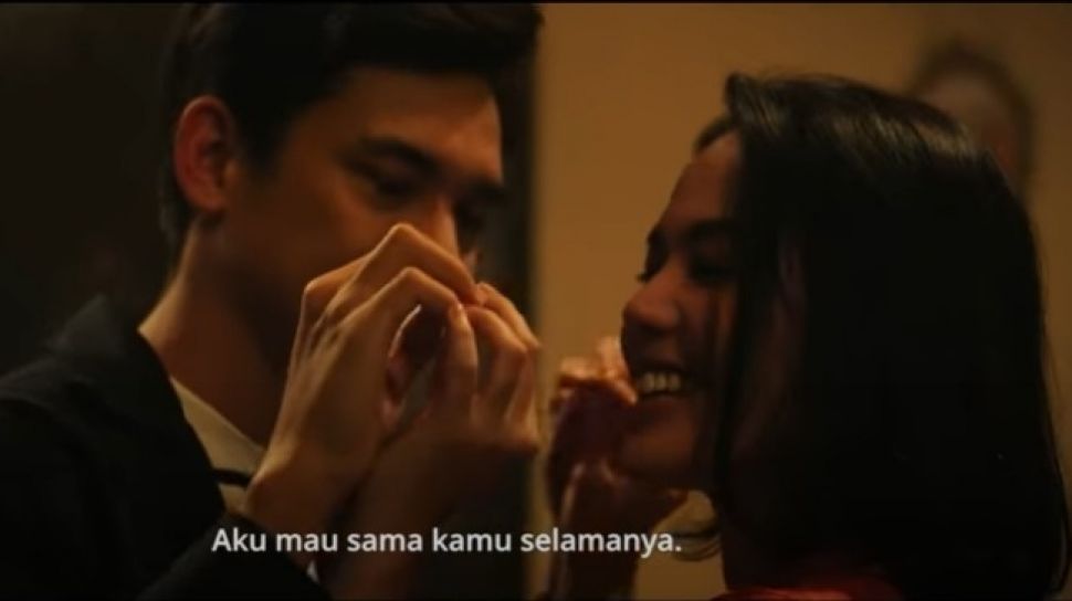 Adipati Dolken Della Dartyan Gampang Bangun Chemistry Dalam Film Akhirat A Love Story 