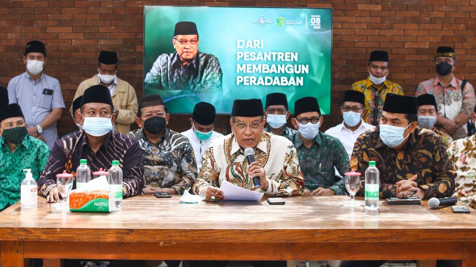 Calon Ketua Umum Pengurus Besar Nahdlatul Ulama (PBNU) Said Aqil Siraj memberikan keterangan pers di Jakarta, Rabu (8/12/2021).  ANTARA FOTO/Rivan Awal Lingga
