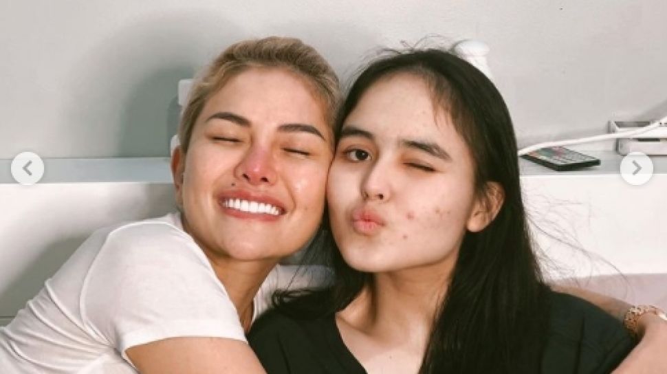 Edelenyi Laura Anna Meninggal Dunia, Nikita Mirzani : Kenapa Kamu Pergi