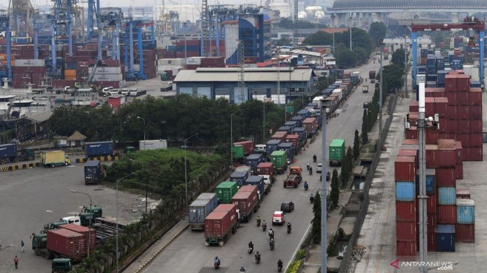 DKI Jakarta – Otoritas Pelabuhan Tanjung Priok Tandatangani MoU Awasi Sopir Truk Trailer