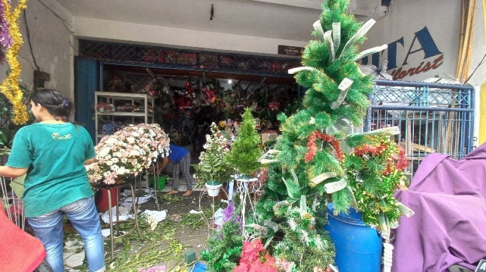 Penjualan Pohon Natal di Jogja Meningkat, Yanti Sehari Bisa Jual 5 Pohon - Jogja