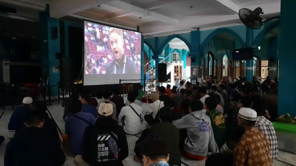 L’ambiance de la finale de la Coupe AFF 2020 Nobar à la mosquée Jogokariyan, finaliste des résidents indonésiens déçus