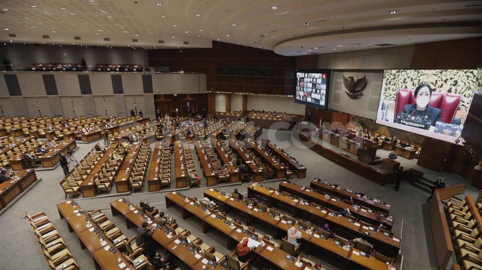 Ketua DPR RI Puan Maharani memimpin Rapat Paripurna DPR ke-13 Masa Persidangan III Tahun 2021-2022 di Kompleks Parlemen, Senayan, Jakarta, Selasa, (18/1/2022). [Suara.com/Angga Budhiyanto]