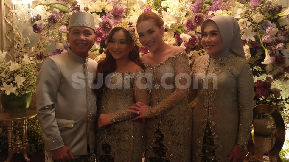 Keluarga Ayu Ting ting Nyaris Semua Terinfeksi COVID-19 Jelang Acara