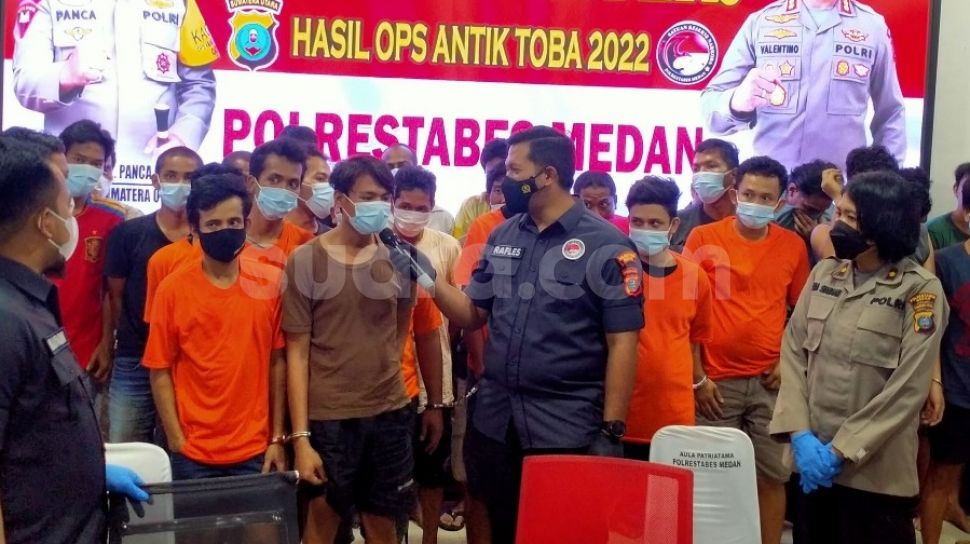 Gerebek Kampung Narkoba Di Medan, Polisi Ciduk 105 Tersangka Dan Sita 2 ...