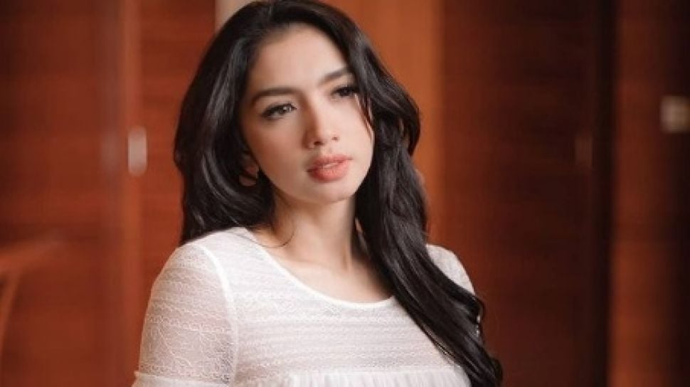 Sandang Status Janda, Buat Angel Karamoy Pernah Dipantau Istri Orang