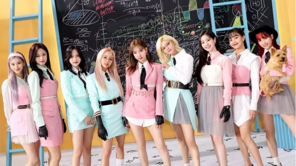 Sold Out! TWICE Jadi Girl Group K-pop Pertama yang Akan Konser di