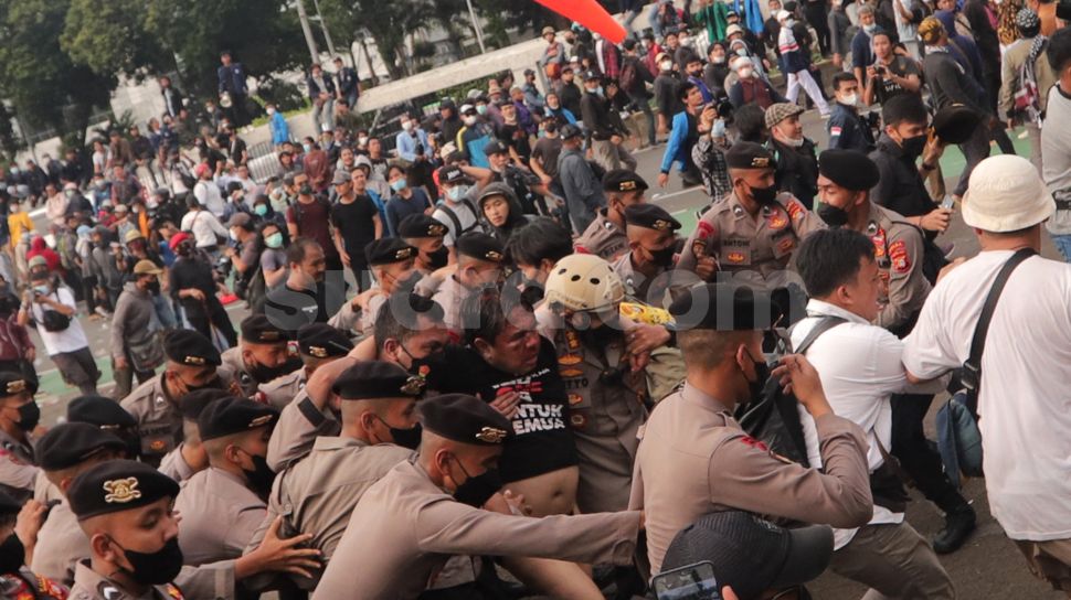 Fakta Demo 11 April 2022: Ribuan Mahasiswa Hadir Di Gedung DPR RI, 4 ...