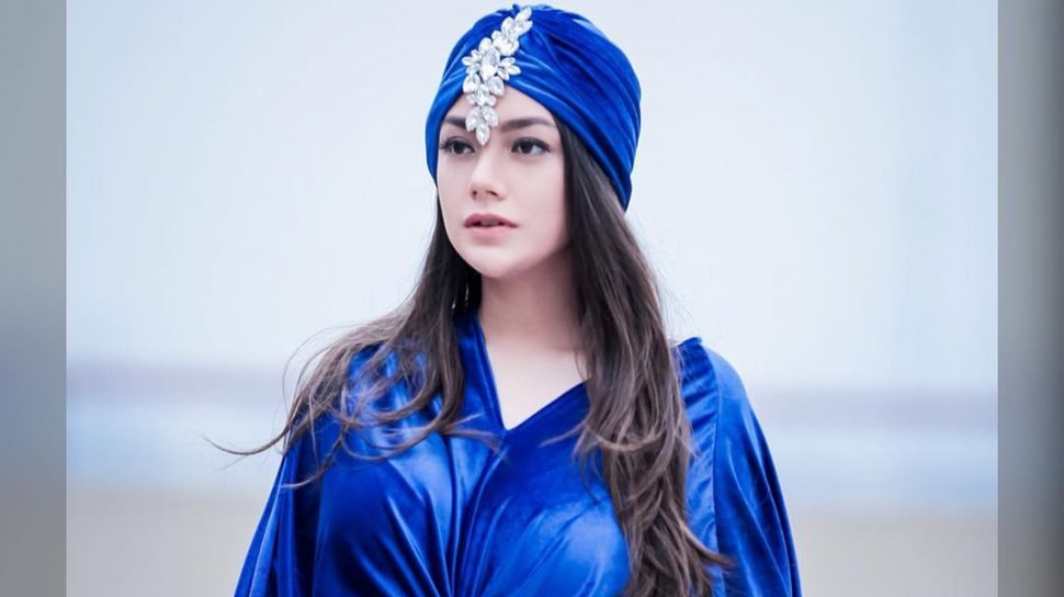 Non-Islam, Ini Penjelasan Lengkap Celine Evangelista Soal Anak Ikut Salat Tarawih