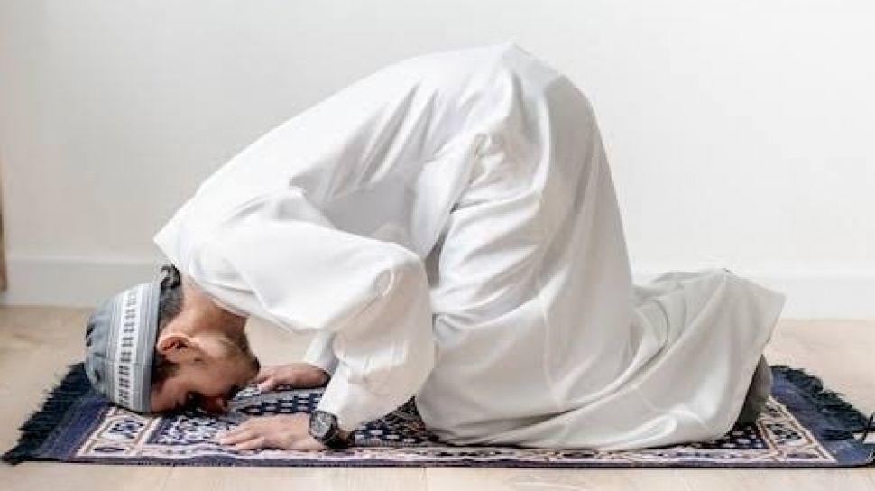 Doa Minta Rezeki Setelah Sholat Tahajud, Ada Tulisan Latin dan Artinya