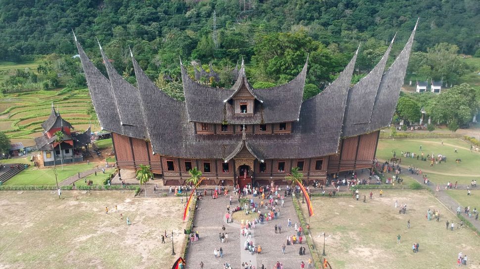 Istano Basa Pagaruyung: Warisan Kekayaan Budaya dan Sejarah Minangkabau
