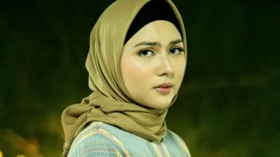 Jadi Muslimah Di Film Mengejar Surga Jessica Mila Harus Fasih Bacaan Salat 5143