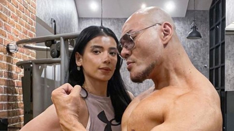 Bukan Tak Bisa Tumbuh Rambut, Deddy Corbuzier Jelaskan Kenapa Selalu Tampil Botak