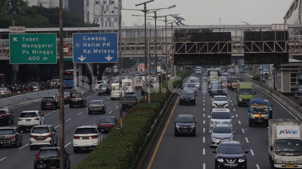 Satu Hari Setelah Lebaran, 1,3 Juta Kendaraan Berbondong-bondong Keluar ...