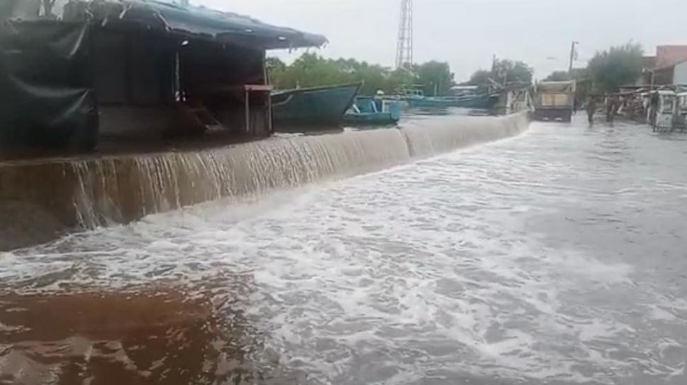 Penurunan Muka Tanah di Pantura Tingkatkan Risiko Banjir Rob